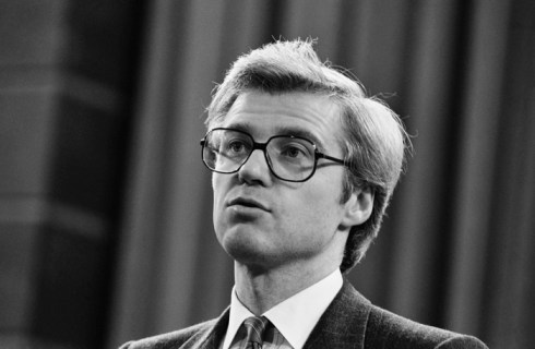 Ïðåññ-êîíôåðåíöèÿ ïî ïîâîäó äåìîíñòðàöèè ó çäàíèÿ ÌÈÄ ÑÑÑÐ